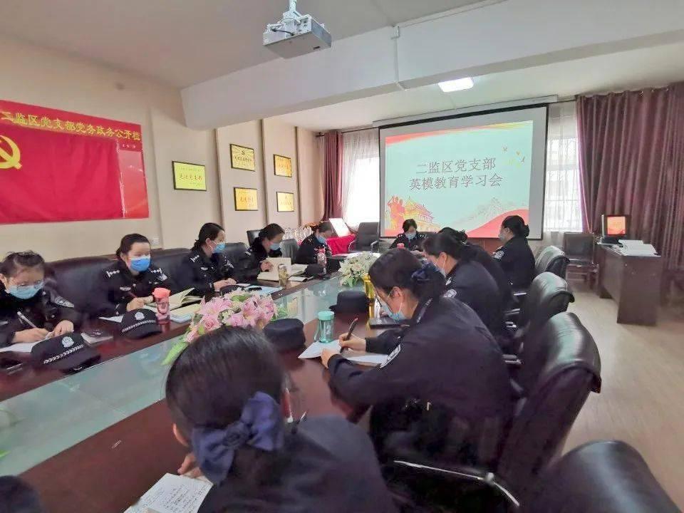救出被困的老鼠